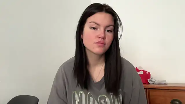 Snapshot of kiaraaaa75 chatting on March 1, 2026, 1:57 pm kiaraaaa75 online show from March 1, 2026, 1:57 pm