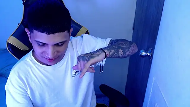 Black diamondd  online show from February 2, 2026, 8:40 pm