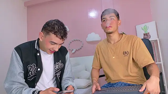 Duolistt   online show from February 3, 2026, 12:43 pm