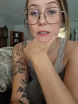 MissMiley online show from February 4, 2026, 2:23 pm