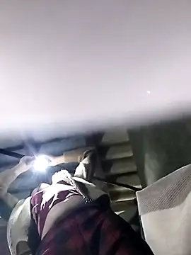 Ella-aa online show from February 1, 2026, 2:10 am