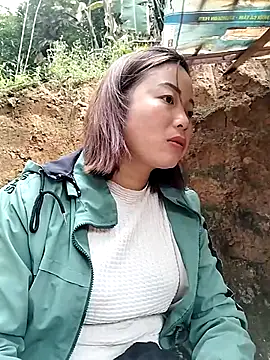 Ella-aa online show from February 17, 2026, 2:41 am