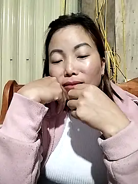 Ella-aa online show from March 8, 2026, 1:47 am