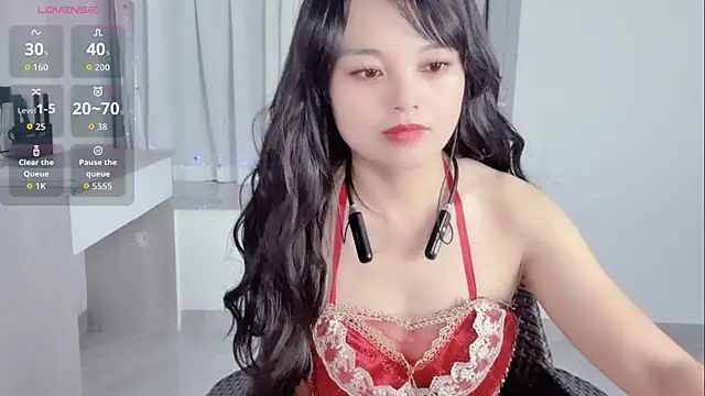 xianxian-baby online show from May 15, 2026, 4:03 pm