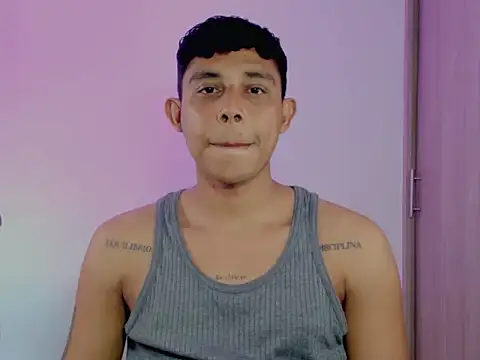 nilo2021 online show from April 21, 2026, 1:42 am