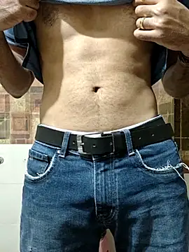 smit4299 online show from February 6, 2026, 1:47 pm