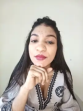 Sofyjenn online show from February 4, 2026, 11:38 am