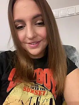 AliceDesmee online show from February 8, 2026, 6:22 pm