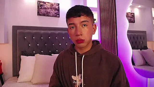 Snapshot of Fancy_Vixen chatting on March 4, 2026, 3:34 am Fancy Vixen online show from March 4, 2026, 3:34 am