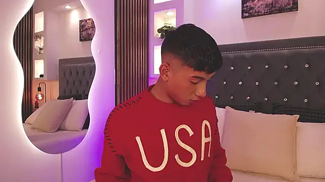 Snapshot of Fancy_Vixen chatting on March 5, 2026, 3:35 am Fancy Vixen online show from March 5, 2026, 3:35 am