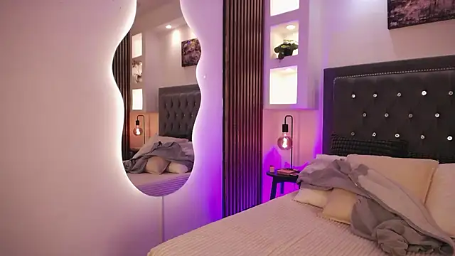 Snapshot of Fancy_Vixen chatting on March 6, 2026, 3:25 am Fancy Vixen online show from March 6, 2026, 3:25 am