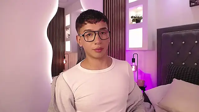 Snapshot of Fancy_Vixen chatting on March 24, 2026, 4:17 am Fancy Vixen online show from March 24, 2026, 4:17 am