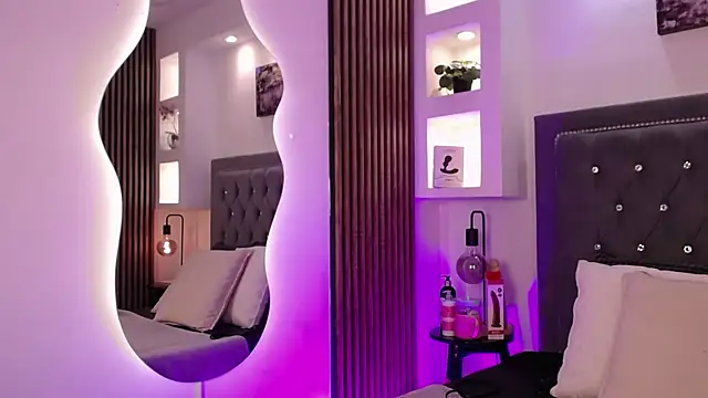 Snapshot of Fancy_Vixen chatting on March 27, 2026, 3:56 am Fancy Vixen online show from March 27, 2026, 3:56 am