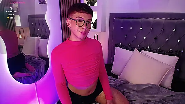 Snapshot of Fancy_Vixen chatting on April 1, 2026, 9:21 am Fancy Vixen online show from April 1, 2026, 9:21 am