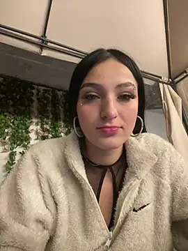 Snapshot of Valery_pink18 chatting on March 10, 2026, 5:12 am Valery pink18 online show from March 10, 2026, 5:12 am