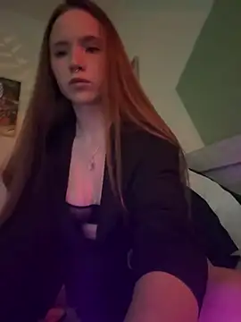 ameliamooon online show from February 5, 2026, 8:24 pm