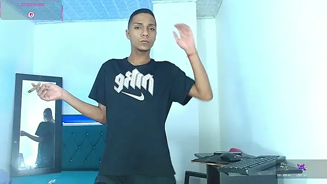 hotboyluxe online show from June 25, 2026, 5:34 am