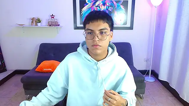 Maecum18 online show from March 12, 2026, 9:21 pm