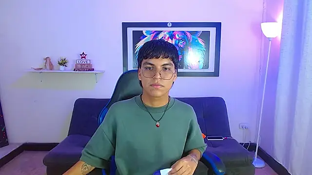 Maecum18 online show from June 18, 2026, 10:03 pm