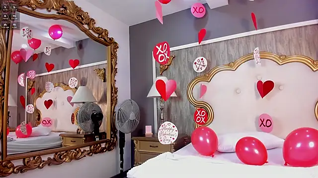 LauraBellinni online show from February 8, 2026, 2:04 am