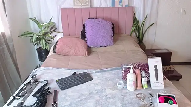 Petite pepper online show from June 12, 2026, 7:57 pm