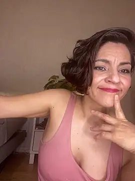 eva luz online show from February 21, 2026, 2:12 am