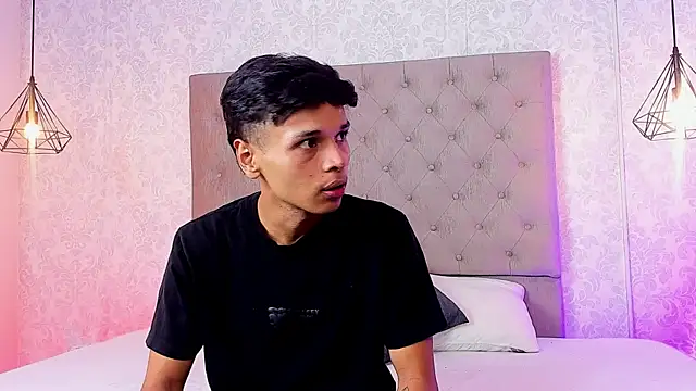 Alejandroo Montenegro online show from May 24, 2026, 12:15 am