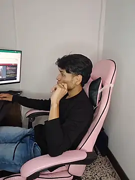 Alejandroo Montenegro online show from June 2, 2026, 9:39 pm