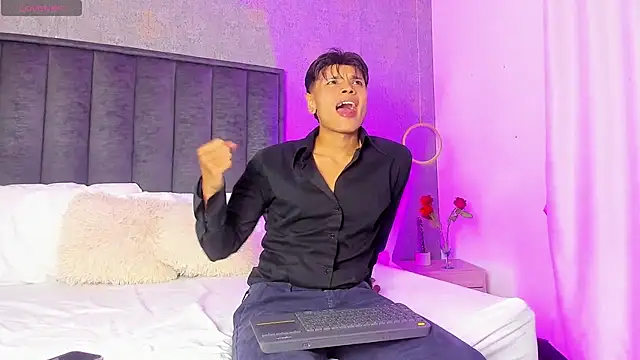 Alejandroo Montenegro online show from July 10, 2026, 5:34 am