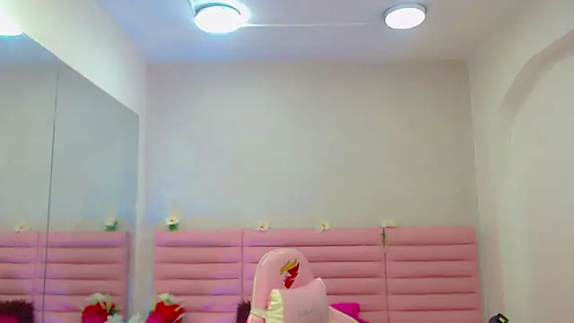 estefany squirt1 online show from February 5, 2026, 3:55 am