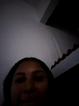Snapshot of LiaRose- chatting on July 17, 2026, 1:45 am LiaRose- online show from July 17, 2026, 1:45 am