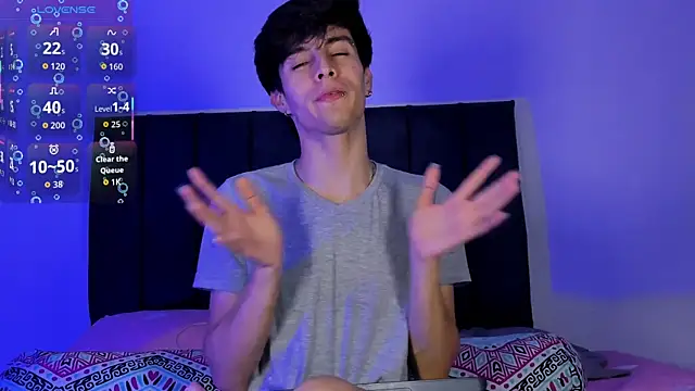 axxxel twink online show from April 28, 2026, 2:27 am