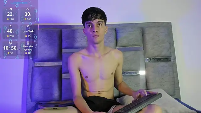 axxxel twink online show from May 5, 2026, 2:52 am