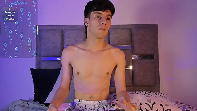 axxxel twink online show from May 7, 2026, 3:12 am