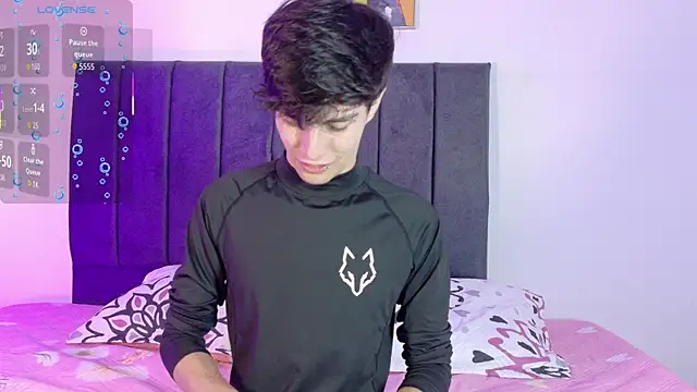 axxxel twink online show from June 25, 2026, 2:33 am