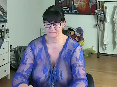 Snapshot of Sylly chatting on December 30, 2024, 7:37 am Sylly online show from December 30, 2024, 7:37 am