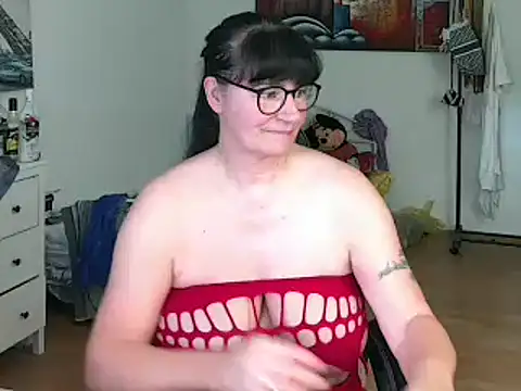 Snapshot of Sylly chatting on January 3, 2025, 11:35 am Sylly online show from January 3, 2025, 11:35 am