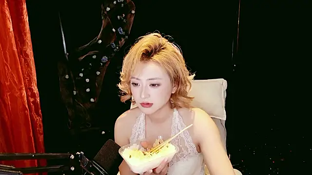 Lady-Mia777 online show from March 5, 2026, 5:14 am