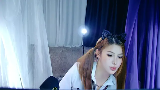 Yunny-888 online show from March 18, 2026, 1:14 pm