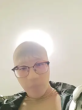 quetsa online show from May 1, 2026, 4:44 pm