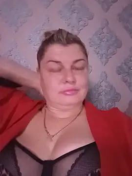 KristinaLowq online show from May 25, 2026, 9:21 pm