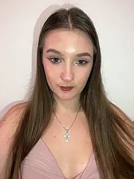 Green eyes lady online show from August 7, 2026, 6:21 pm