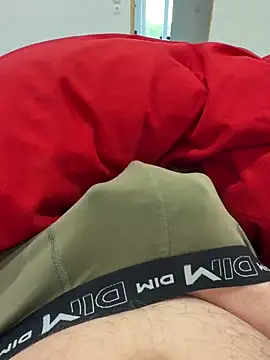 petitsexe52 online show from March 6, 2026, 8:11 am