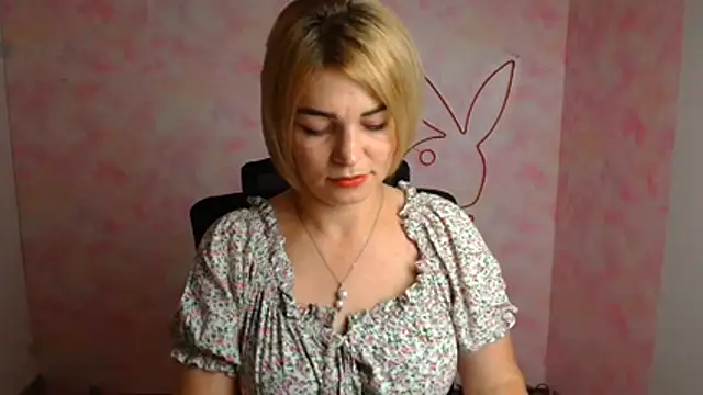 CuttieEmma online show from July 25, 2026, 11:41 am