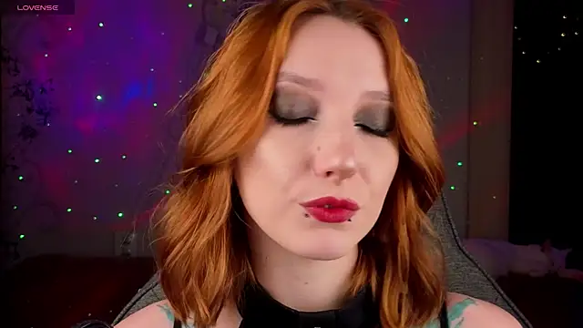 Vamp Mila online show from May 11, 2026, 3:18 pm