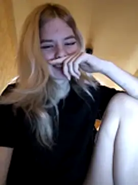 EsterSteele online show from February 5, 2026, 1:27 pm