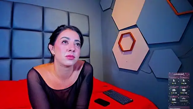 Snapshot of CORAL_FOX chatting on April 10, 2026, 5:56 am CORAL FOX online show from April 10, 2026, 5:56 am