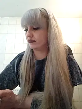 Snapshot of CoMiZrobiszJakMnieZl chatting on February 17, 2026, 5:37 am CoMiZrobiszJakMnieZl online show from February 17, 2026, 5:37 am