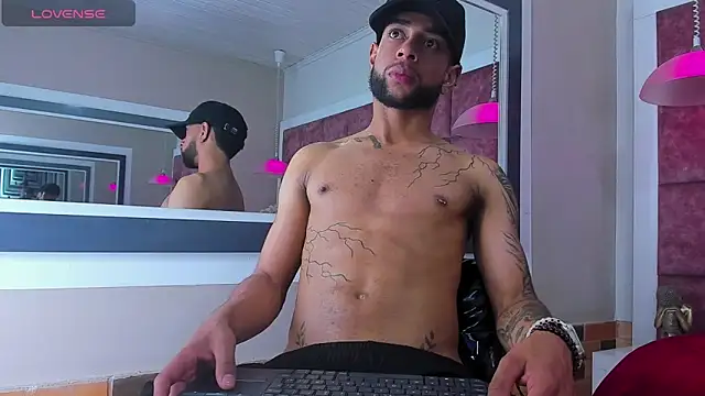 Aiden Cash7 online show from February 1, 2026, 4:22 am