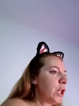 sexyrubyta online show from May 3, 2026, 6:47 pm